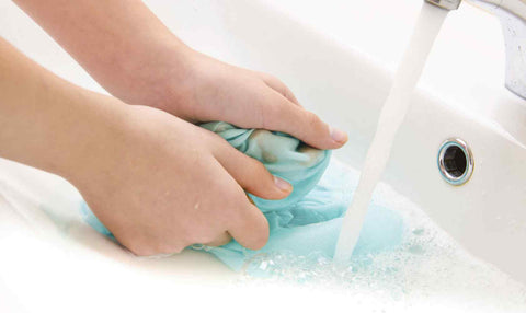 How To Pack Light, Washing Your Clothing